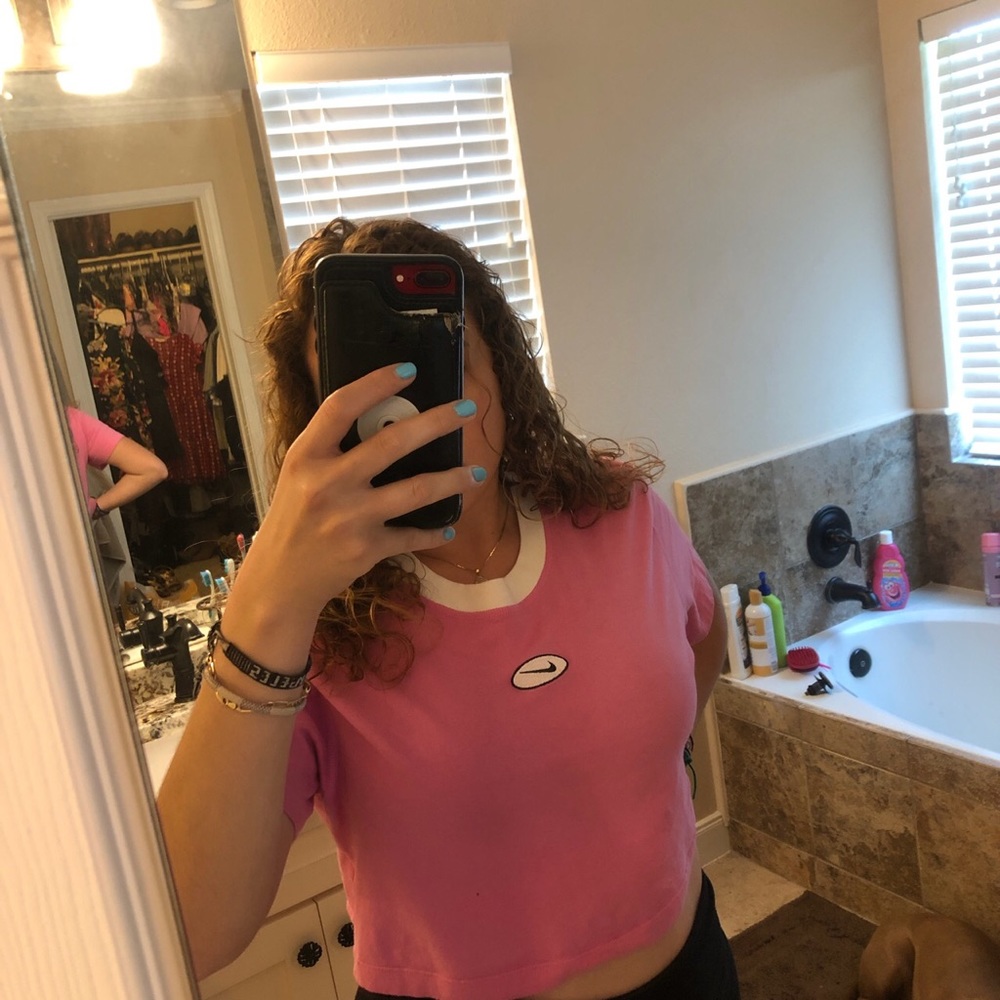 NIKE CROPPED TOP
